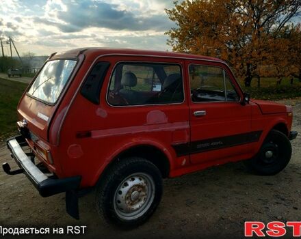 Красный ВАЗ Нива, объемом двигателя 1.6 л и пробегом 135 тыс. км за 1900 $, фото 3 на Automoto.ua
