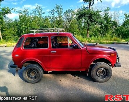 Красный ВАЗ Нива, объемом двигателя 1.6 л и пробегом 80 тыс. км за 1675 $, фото 1 на Automoto.ua