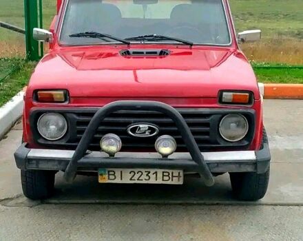 Красный ВАЗ Нива, объемом двигателя 1.3 л и пробегом 100 тыс. км за 1200 $, фото 6 на Automoto.ua