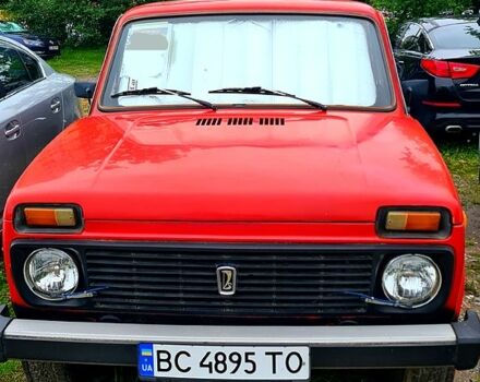 Красный ВАЗ Нива, объемом двигателя 1.6 л и пробегом 160 тыс. км за 3000 $, фото 1 на Automoto.ua