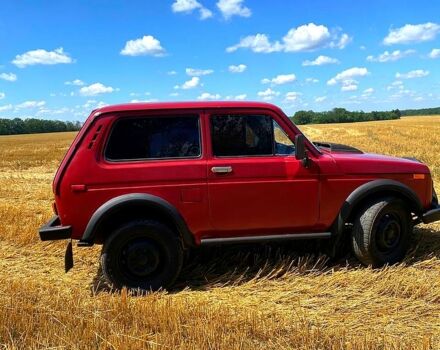 Красный ВАЗ Нива, объемом двигателя 1.7 л и пробегом 123 тыс. км за 1350 $, фото 1 на Automoto.ua