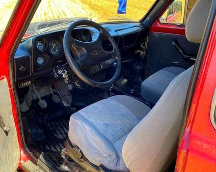 Красный ВАЗ Нива, объемом двигателя 1.7 л и пробегом 123 тыс. км за 1350 $, фото 3 на Automoto.ua