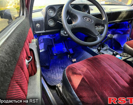 Красный ВАЗ Нива, объемом двигателя 1.6 л и пробегом 0 тыс. км за 2500 $, фото 9 на Automoto.ua