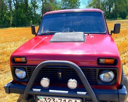 Красный ВАЗ Нива, объемом двигателя 1.7 л и пробегом 123 тыс. км за 1350 $, фото 2 на Automoto.ua