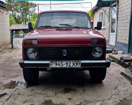 Красный ВАЗ Нива, объемом двигателя 1.6 л и пробегом 186 тыс. км за 1430 $, фото 2 на Automoto.ua