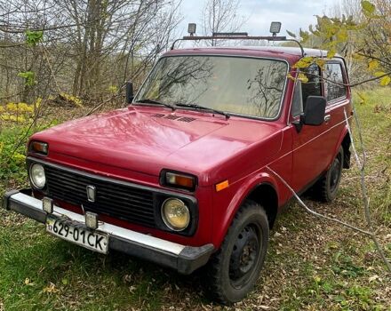 Красный ВАЗ Нива, объемом двигателя 1.6 л и пробегом 70 тыс. км за 1420 $, фото 1 на Automoto.ua