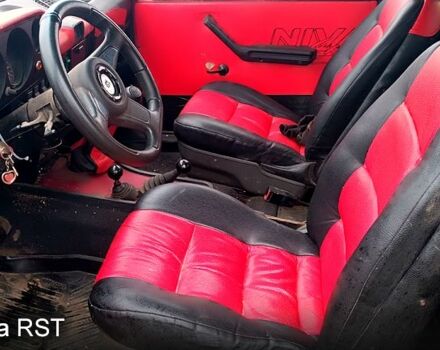 Красный ВАЗ Нива, объемом двигателя 1.6 л и пробегом 0 тыс. км за 1700 $, фото 4 на Automoto.ua