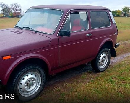 Красный ВАЗ Нива, объемом двигателя 1.6 л и пробегом 0 тыс. км за 1700 $, фото 1 на Automoto.ua