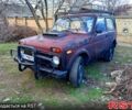Красный ВАЗ Нива, объемом двигателя 1.6 л и пробегом 200 тыс. км за 1500 $, фото 5 на Automoto.ua