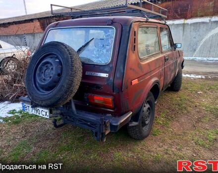 Красный ВАЗ Нива, объемом двигателя 1.6 л и пробегом 200 тыс. км за 1500 $, фото 3 на Automoto.ua