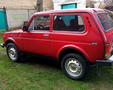 Красный ВАЗ Нива, объемом двигателя 1.7 л и пробегом 60 тыс. км за 2700 $, фото 1 на Automoto.ua