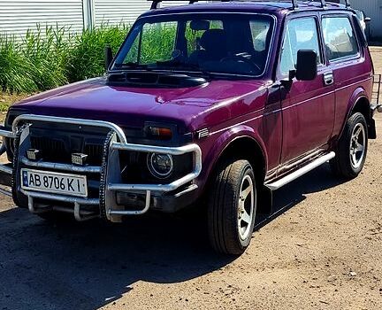 Червоний ВАЗ Нива, об'ємом двигуна 1.7 л та пробігом 250 тис. км за 2500 $, фото 1 на Automoto.ua