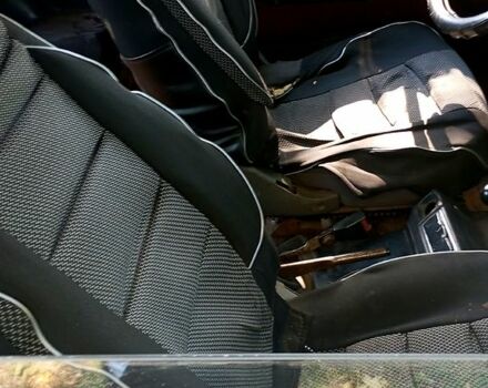 Красный ВАЗ Нива, объемом двигателя 1.7 л и пробегом 111 тыс. км за 2000 $, фото 9 на Automoto.ua