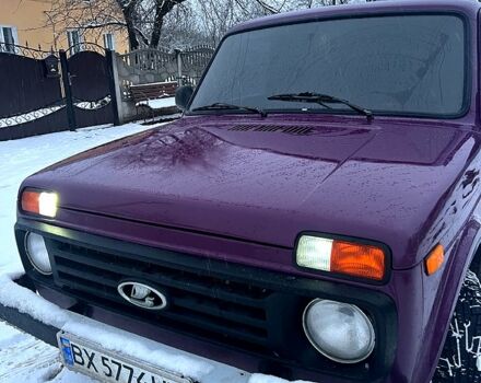 Красный ВАЗ Нива, объемом двигателя 1.7 л и пробегом 200 тыс. км за 3700 $, фото 2 на Automoto.ua
