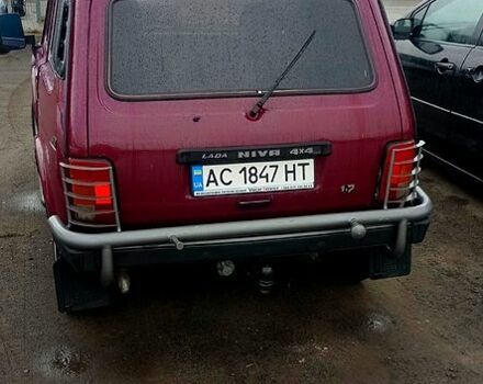 Красный ВАЗ Нива, объемом двигателя 1.7 л и пробегом 130 тыс. км за 3500 $, фото 2 на Automoto.ua