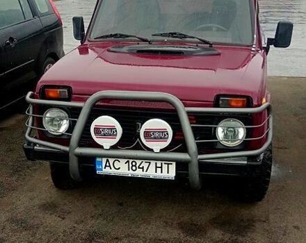 Красный ВАЗ Нива, объемом двигателя 1.7 л и пробегом 130 тыс. км за 3500 $, фото 1 на Automoto.ua