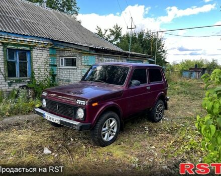 Красный ВАЗ Нива, объемом двигателя 1.7 л и пробегом 150 тыс. км за 1500 $, фото 2 на Automoto.ua