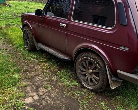 Красный ВАЗ Нива, объемом двигателя 1.7 л и пробегом 110 тыс. км за 3800 $, фото 3 на Automoto.ua