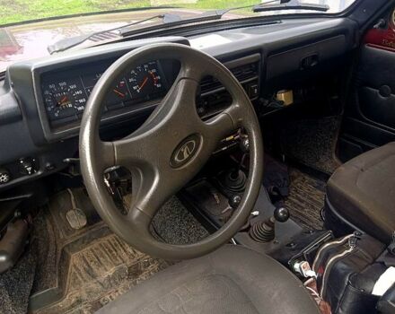 Красный ВАЗ Нива, объемом двигателя 1.7 л и пробегом 110 тыс. км за 3800 $, фото 6 на Automoto.ua