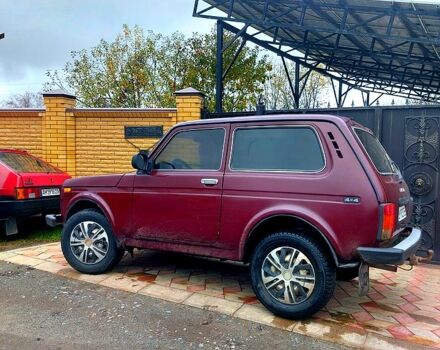 Красный ВАЗ Нива, объемом двигателя 1.7 л и пробегом 117 тыс. км за 2800 $, фото 1 на Automoto.ua