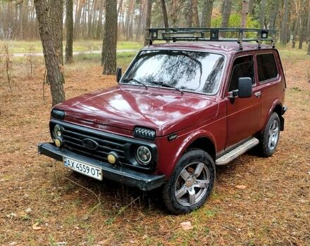 Красный ВАЗ Нива, объемом двигателя 1.7 л и пробегом 134 тыс. км за 3500 $, фото 2 на Automoto.ua