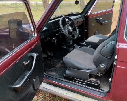 Красный ВАЗ Нива, объемом двигателя 1.7 л и пробегом 134 тыс. км за 3500 $, фото 11 на Automoto.ua