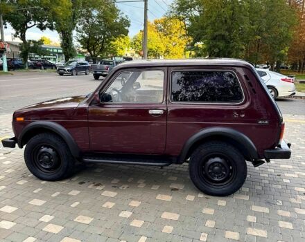 Красный ВАЗ Нива, объемом двигателя 1.7 л и пробегом 84 тыс. км за 2500 $, фото 3 на Automoto.ua
