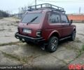 Красный ВАЗ Нива, объемом двигателя 1.7 л и пробегом 150 тыс. км за 4500 $, фото 5 на Automoto.ua