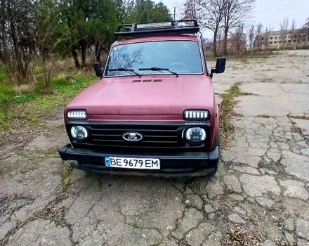 Красный ВАЗ Нива, объемом двигателя 1.7 л и пробегом 150 тыс. км за 4500 $, фото 1 на Automoto.ua