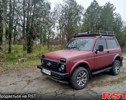Красный ВАЗ Нива, объемом двигателя 1.7 л и пробегом 150 тыс. км за 4500 $, фото 3 на Automoto.ua