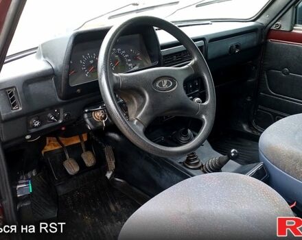 Красный ВАЗ Нива, объемом двигателя 1.7 л и пробегом 145 тыс. км за 2600 $, фото 9 на Automoto.ua