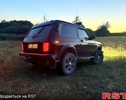 Червоний ВАЗ Нива, об'ємом двигуна 1.7 л та пробігом 150 тис. км за 4100 $, фото 4 на Automoto.ua