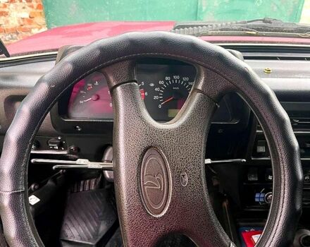 Красный ВАЗ Нива, объемом двигателя 1.7 л и пробегом 211 тыс. км за 4800 $, фото 6 на Automoto.ua