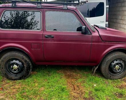 Красный ВАЗ Нива, объемом двигателя 1.7 л и пробегом 211 тыс. км за 4800 $, фото 1 на Automoto.ua