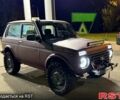 Красный ВАЗ Нива, объемом двигателя 1.7 л и пробегом 245 тыс. км за 3800 $, фото 5 на Automoto.ua