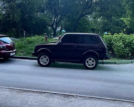 Красный ВАЗ Нива, объемом двигателя 1.7 л и пробегом 180 тыс. км за 4600 $, фото 4 на Automoto.ua