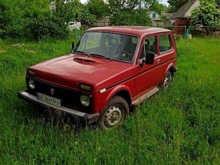 Червоний ВАЗ Нива, об'ємом двигуна 1.6 л та пробігом 0 тис. км за 2000 $, фото 1 на Automoto.ua