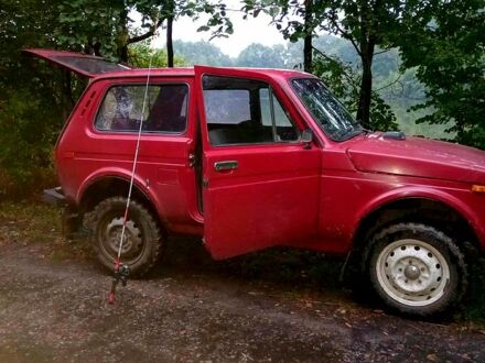 ВАЗ Нива 1986 у Прилуках на Automoto.ua Червоний ВАЗ Нива, об'ємом двигуна 1.6 л та пробігом 0 тис. км за 1900 $, фото 1 на Automoto.ua