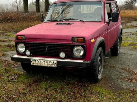 ВАЗ Нива 1987 в Харькове на Automoto.ua Красный ВАЗ Нива, объемом двигателя 1.6 л и пробегом 0 тыс. км за 1200 $, фото 1 на Automoto.ua