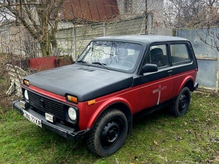 Красный ВАЗ Нива, объемом двигателя 1.6 л и пробегом 0 тыс. км за 1200 $, фото 1 на Automoto.ua