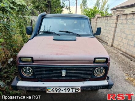 Красный ВАЗ Нива, объемом двигателя 1.6 л и пробегом 0 тыс. км за 1440 $, фото 1 на Automoto.ua