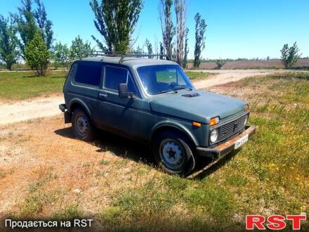 ВАЗ Нива 1992 в Кривом Роге на Automoto.ua Красный ВАЗ Нива, объемом двигателя 1.6 л и пробегом 300 тыс. км за 800 $, фото 1 на Automoto.ua