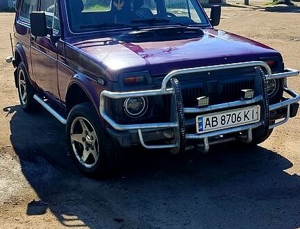ВАЗ Нива 1996 в Изюме на Automoto.ua Красный ВАЗ Нива, объемом двигателя 1.7 л и пробегом 250 тыс. км за 2500 $, фото 1 на Automoto.ua