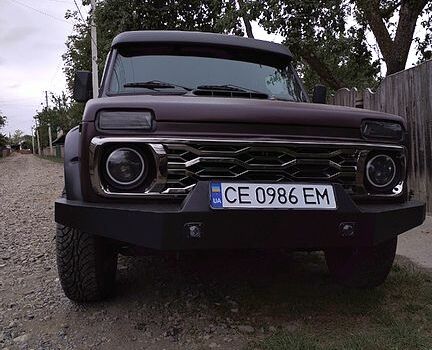 Красный ВАЗ Нива, объемом двигателя 1.7 л и пробегом 150 тыс. км за 4100 $, фото 1 на Automoto.ua