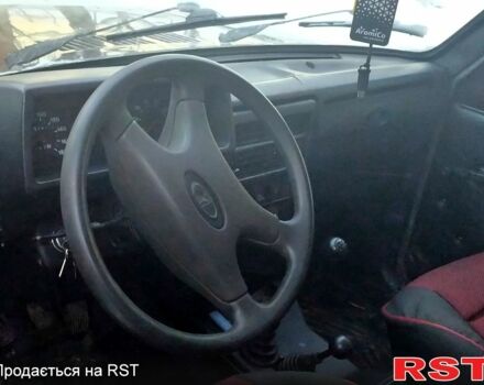 Красный ВАЗ Нива, объемом двигателя 1.7 л и пробегом 200 тыс. км за 3500 $, фото 1 на Automoto.ua