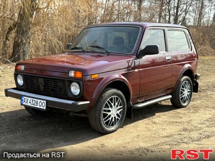ВАЗ Нива 2010 у Богодухове на Automoto.ua Червоний ВАЗ Нива, об'ємом двигуна 1.7 л та пробігом 120 тис. км за 4700 $, фото 1 на Automoto.ua