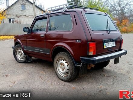 Красный ВАЗ Нива, объемом двигателя 1.7 л и пробегом 145 тыс. км за 2600 $, фото 1 на Automoto.ua