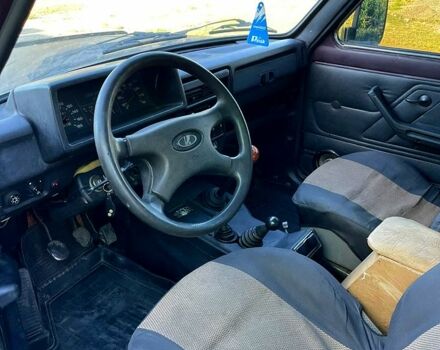 ВАЗ Нива, объемом двигателя 1.7 л и пробегом 235 тыс. км за 2600 $, фото 3 на Automoto.ua