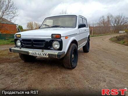 ВАЗ Нива, объемом двигателя 1.6 л и пробегом 111 тыс. км за 1250 $, фото 1 на Automoto.ua
