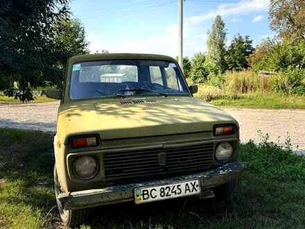 ВАЗ Нива 1989 у Кролевце на Automoto.ua ВАЗ Нива, об'ємом двигуна 1.6 л та пробігом 230 тис. км за 650 $, фото 1 на Automoto.ua
